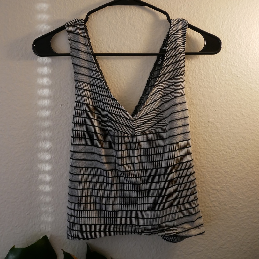 Stripped cross-back cropped tank